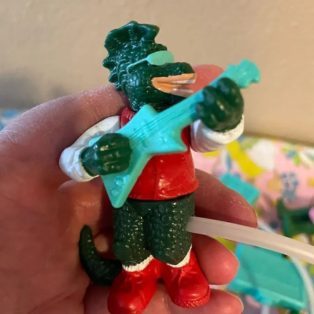 Vintage Lot of 90’s Dinosaur Moveable Toys!